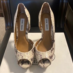 Very nice sexy 6 inch stiletto heel shoes.  PRICE IS FIRM AT $80